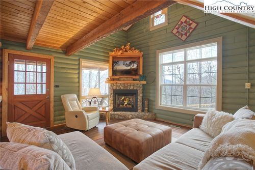 820 Willow Mountain Dr, Vilas, NC, 28692-8417 | Card Image