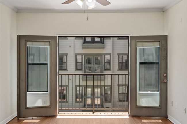 Balcony overlooking pool | Image 15