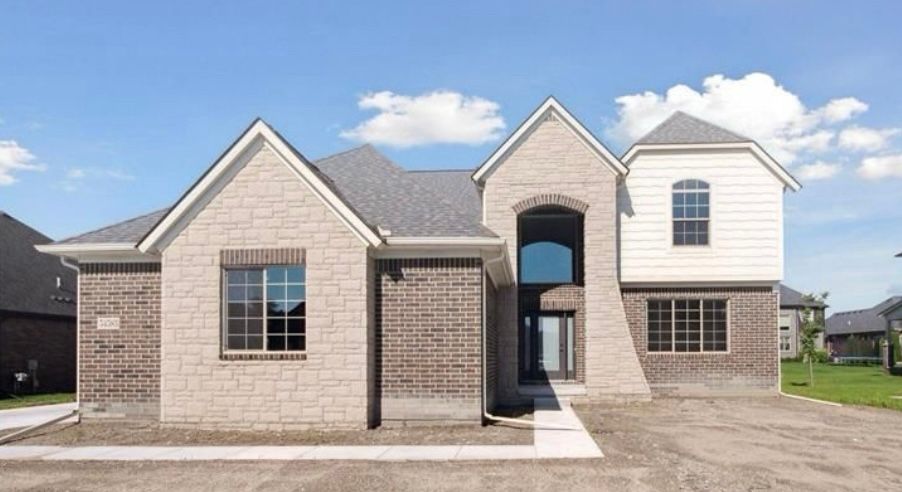 Brookshire Dr, Macomb, MI 48042