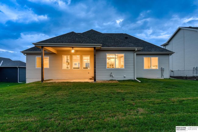 11106 N 161 St St, House other with 5 bedrooms, 3 bathrooms and 3 parking in Bennington NE | Image 55