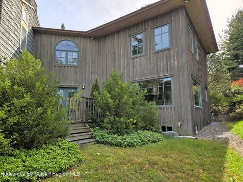 84 Highland Rd, Stone Ridge, NY, 12484-5219 | Card Image