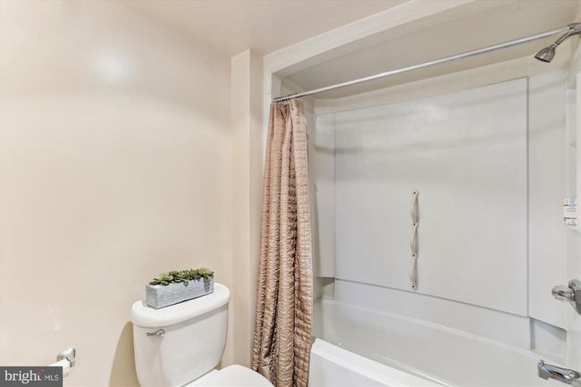 1-424 - 15101 Interlachen Dr, Condo with 2 bedrooms, 2 bathrooms and null parking in SILVER SPRING MD | Image 25