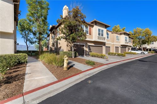 unit-100-15643 Vista Way, Lake Elsinore, CA, 92532-0441 | Card Image
