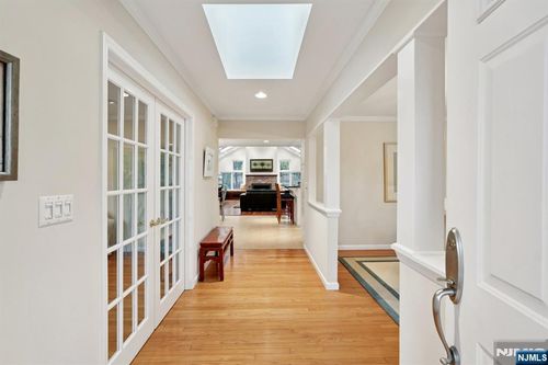 27 Oak Pl, Caldwell, NJ, 07006-4551 | Card Image