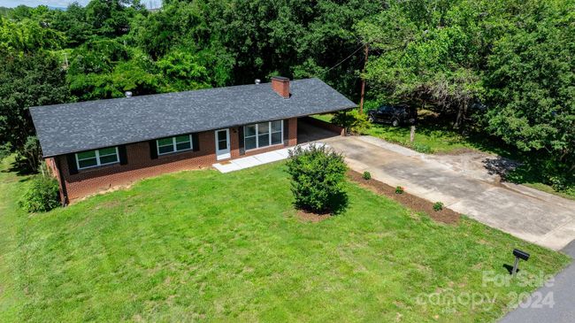 1230 2 Nd St Se, House other with 3 bedrooms, 2 bathrooms and null parking in Hickory NC | Image 17