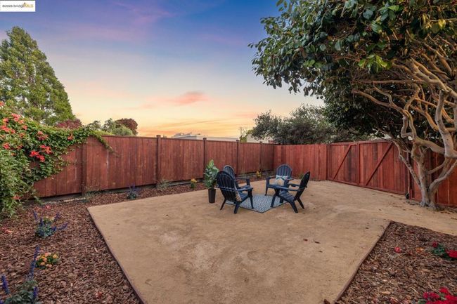 1092 Dwight Way, House other with 2 bedrooms, 2 bathrooms and 1 parking in Berkeley CA | Image 22