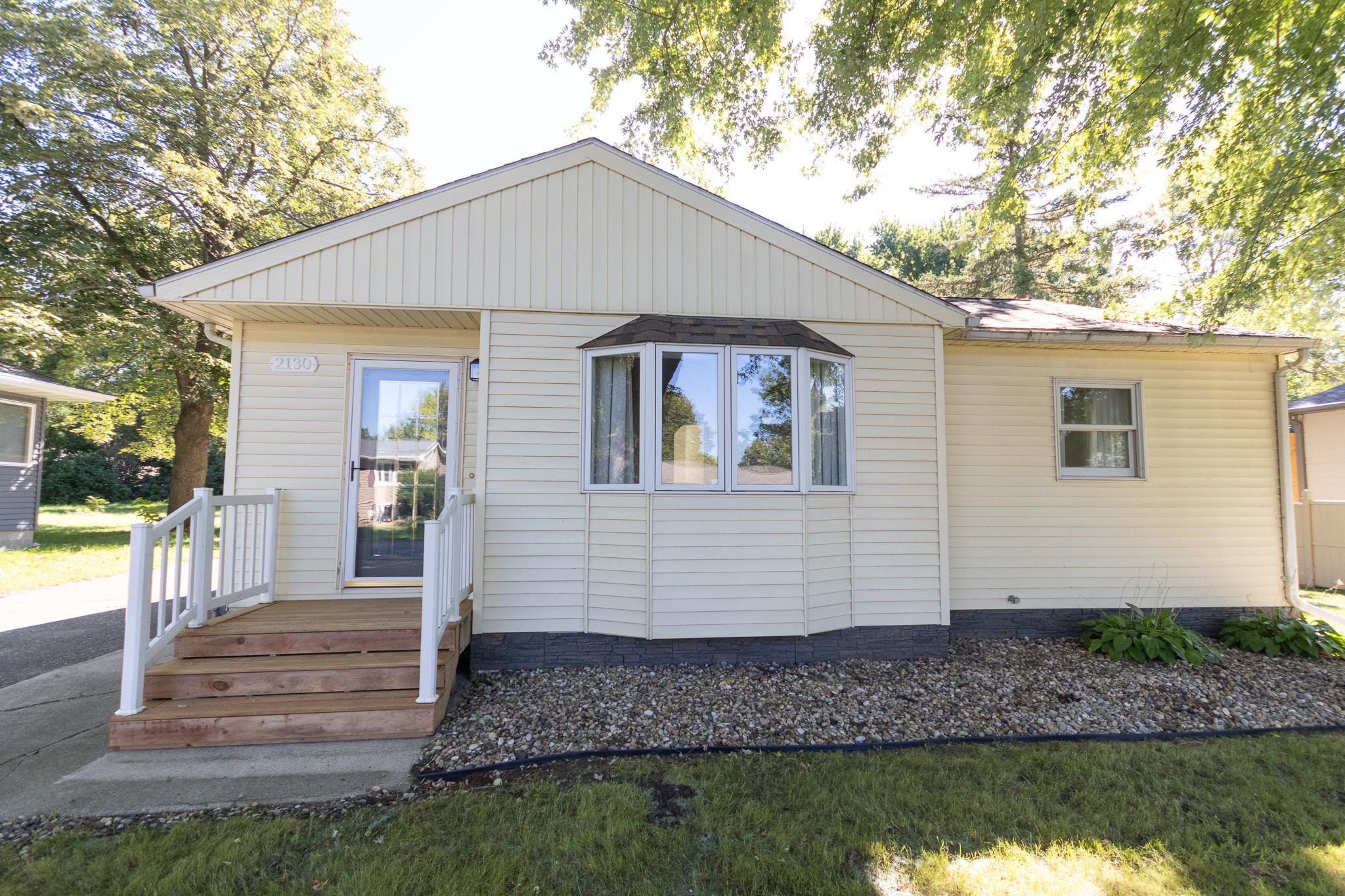 Grand Ave, Albert Lea, MN 56007