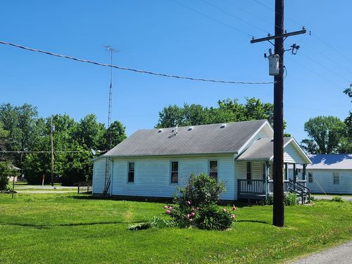 1313 W Water St, Pinckneyville, IL, 62274-4147 | Card Image