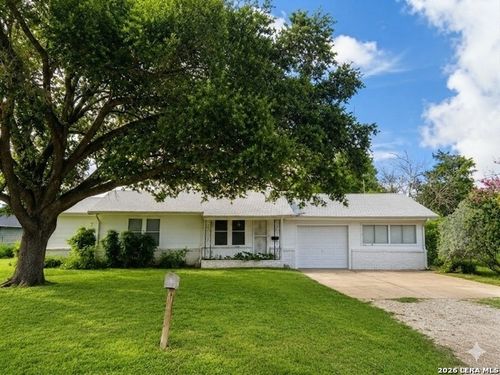 1106 Palm St, Jourdanton, TX, 78026-2223 | Card Image