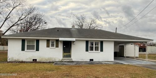 102 N Mill St, Pikeville, NC, 27863-1065 | Card Image