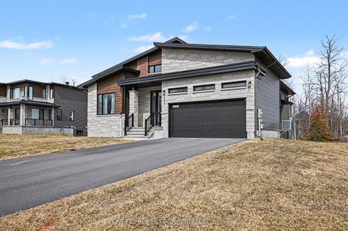 111 Frank Fisher Cres, Almonte, ON, K0A1A0 | Card Image