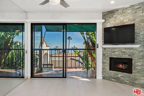 a125-26664 Seagull Way, Malibu, CA, 90265 | Card Image