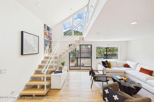 4-915 E Hopkins Ave, Aspen, CO, 81611-2087 | Card Image