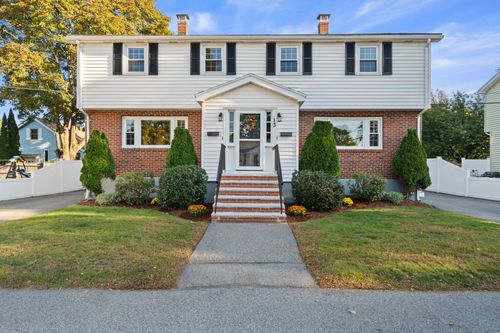 13 Gregg Street, Woburn, MA, 01801 | Card Image