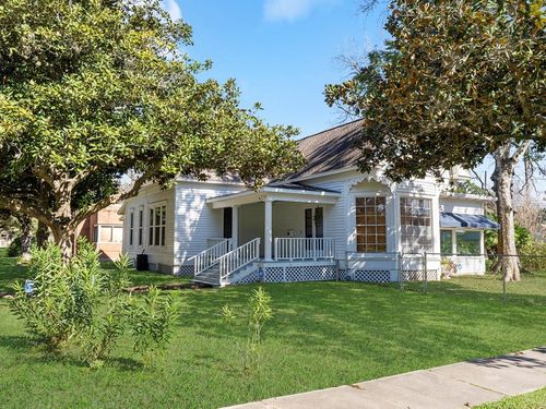 2421 Avenue G, Bay City, TX, 77414-6020 | Card Image