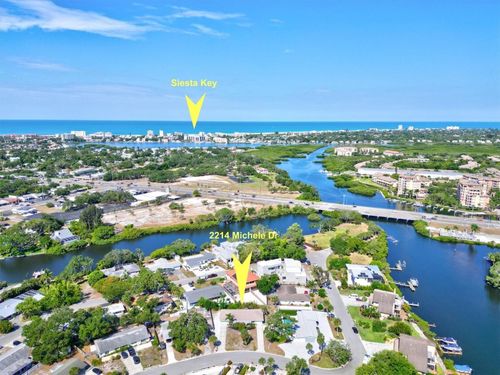 2214 Michele Dr, SARASOTA, FL, 34231-4125 | Card Image