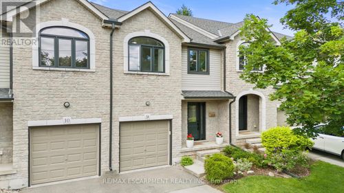 9-2110 Headon Rd, Burlington, ON, L7M4S2 | Card Image
