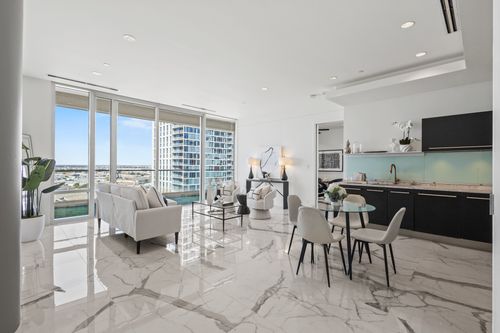 apt-1140-2408 Victory Park Ln, Dallas, TX, 75219-7620 | Card Image