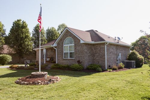 119 Irish Oaks Dr, Portland, TN, 37148-2250 | Card Image