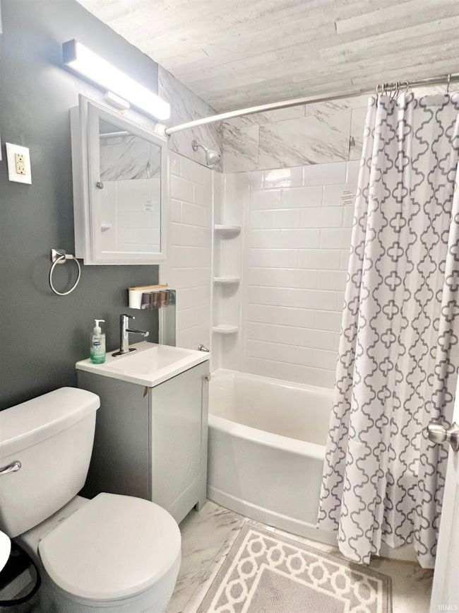 83 9 Th St, House other with 3 bedrooms, 2 bathrooms and null parking in Logansport IN | Image 11