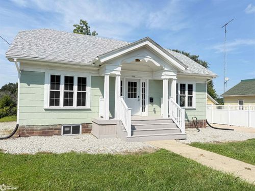 716 1st Ave Ne, Hampton, IA, 50441-1812 | Card Image