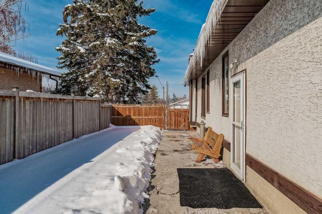 1968 Cottonwood Crescent Se, Home with 4 bedrooms, 2 bathrooms and 4 parking in Calgary AB | Image 44