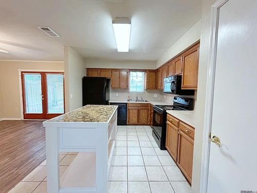 3411 San Felipe Dr, Baton Rouge, LA, 70809-7001 | Card Image