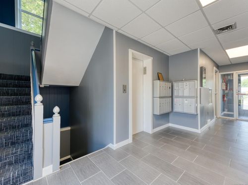 900 Boston Post Rd, Old Saybrook, CT, 06475-2136 | Card Image