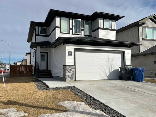 642 Moonlight Lane W, Lethbridge, AB, T1J5M7 | Card Image