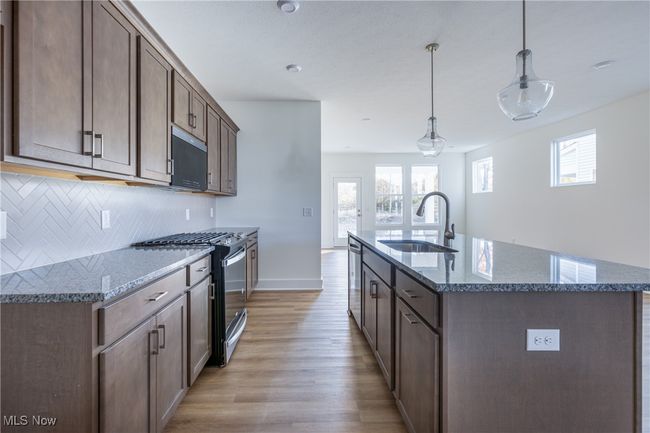 9165 Ledge View Ter, Townhouse with 3 bedrooms, 3 bathrooms and null parking in Broadview Heights OH | Image 11