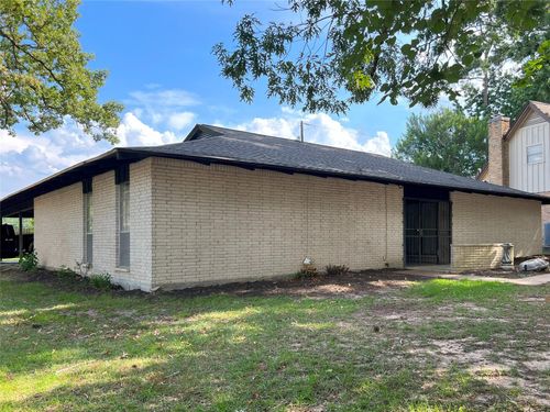 401 Oakhill Dr, Conroe, TX, 77304-1903 | Card Image