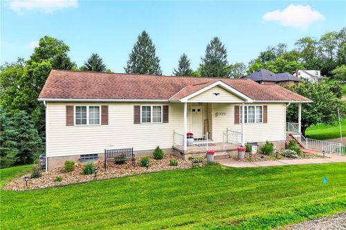 425 Kennedy Ave, Rostraver Township, PA, 15012-4715 | Card Image