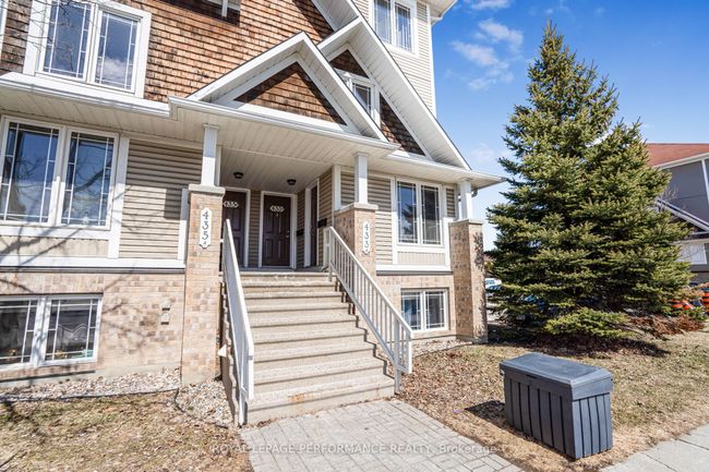 B - 433 Chapman Mills Dr, Condo with 2 bedrooms, 3 bathrooms and 1 parking in Nepean ON | Image 4