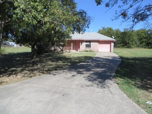 7933 N Cole St, Nevada, TX, 75173-8138 | Card Image