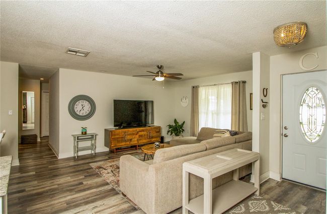 Large great room with luxury vinyl flooring | Image 7