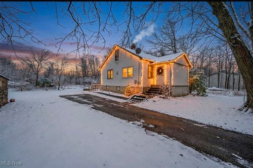 6226 W Maple Rd, Geneva, OH, 44041-8135 | Card Image