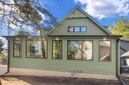 637 1st Street, Delafield, WI, 53018 | Card Image