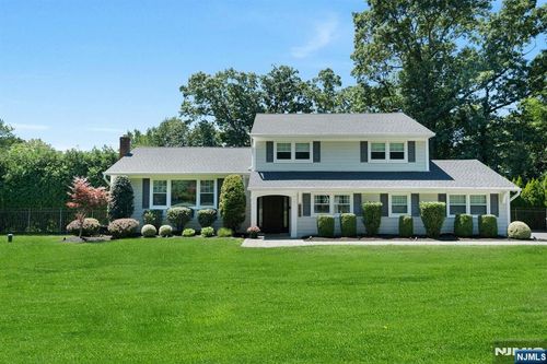 247 Oldwoods Rd, Franklin Lakes, NJ, 07417-1153 | Card Image