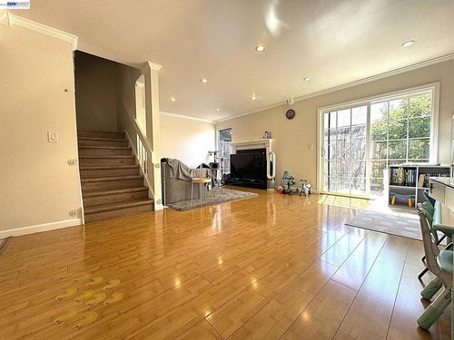 19901 Forest Ave, Castro Valley, CA, 94546-4516 | Card Image