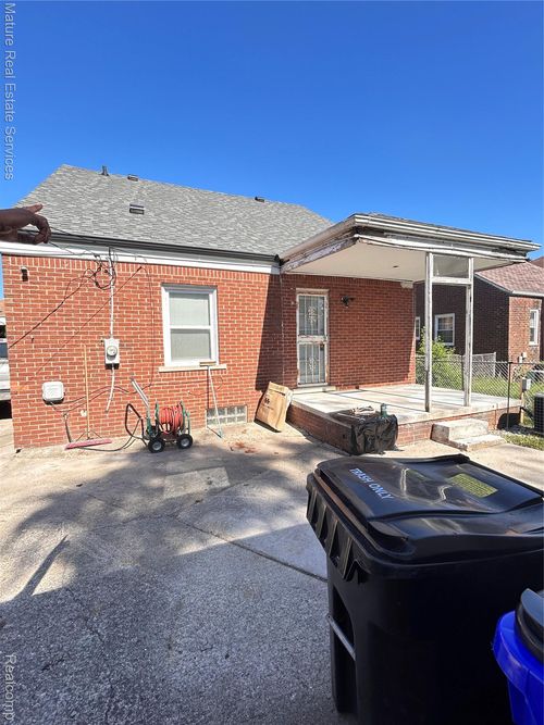 16851 Ilene St, Detroit, MI, 48221-2815 | Card Image