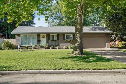 3926 E 51st Pl, Tulsa, OK, 74135-3831 | Card Image