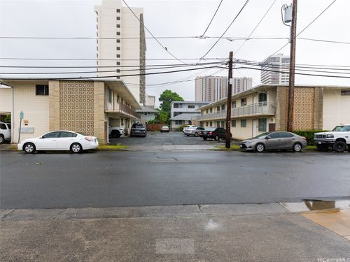 909 Wiliwili St, Honolulu, HI, 96826-2760 | Card Image