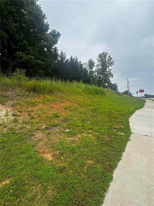 6315 Spout Springs Rd, Flowery Branch, GA, 30542-5042 | Card Image