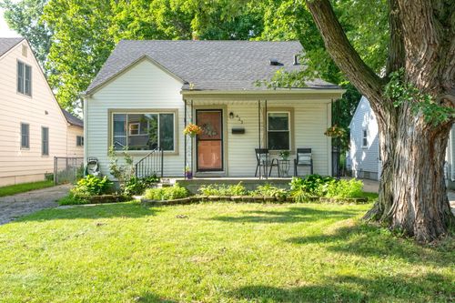 423 Highland Ave, Clawson, MI, 48017-1541 | Card Image