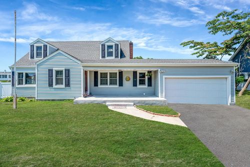 2656 Seminole Ave, Seaford, NY, 11783-3452 | Card Image