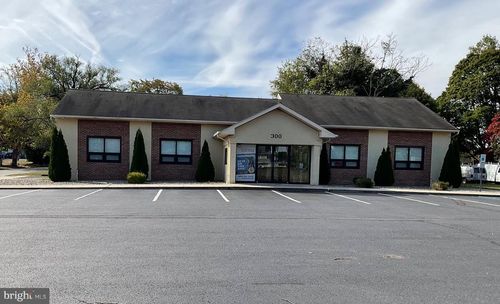 300 Railroad Ave, Hammonton, NJ, 08037-1529 | Card Image
