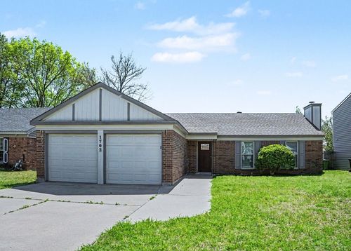 1702 Crimson Court, Arlington, TX, 76018 | Card Image