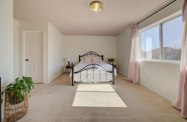 12 Gage St, House attached with 3 bedrooms, 2 bathrooms and 1 parking in Grimsby ON | Image 21