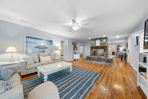 11 N 4th St, Santa Rosa Beach, FL, 32459-3994 | Card Image