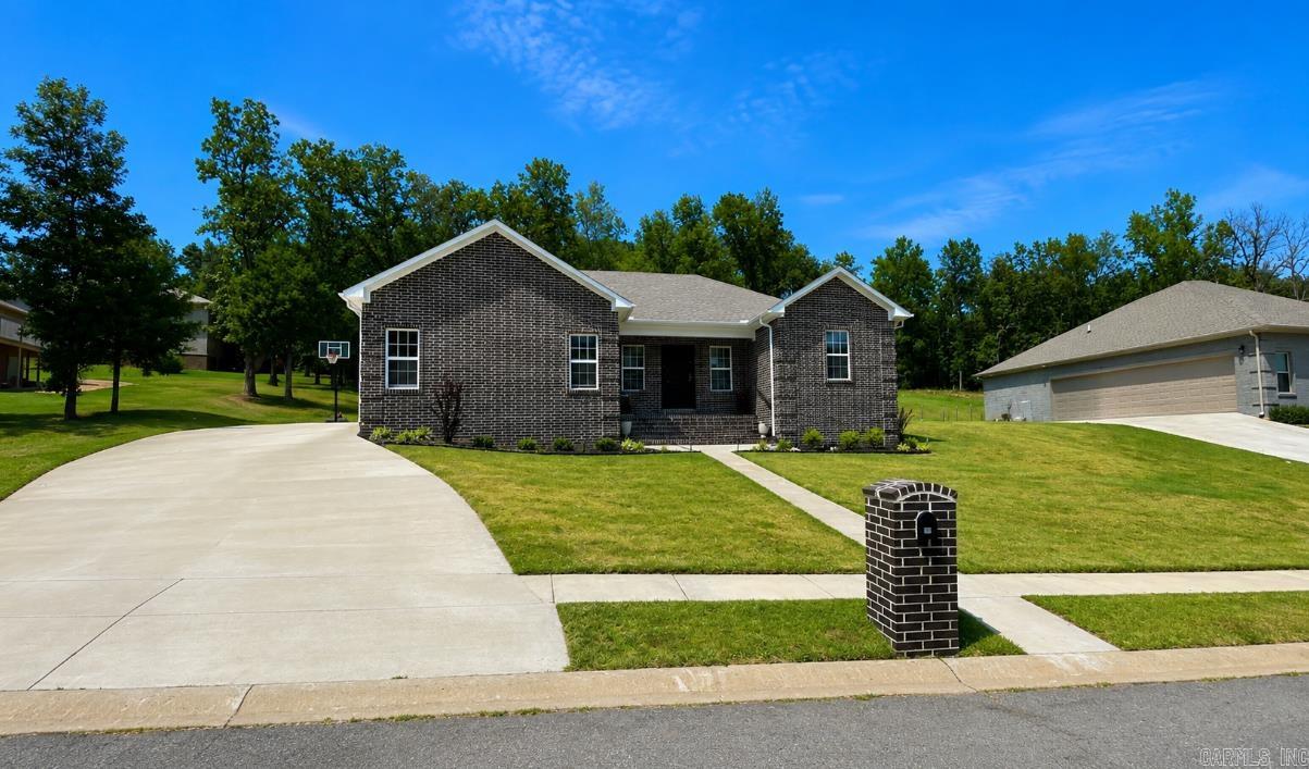 Residential in Cabot